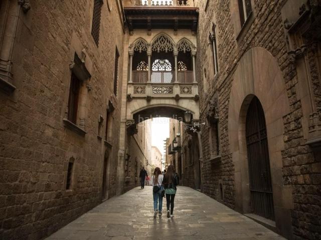 Piso en venta en Barcelona, Gòtic. Estudio reformado de 22 m² en pleno Barrio Gótico, listo para entrar a vivir. Pisos.