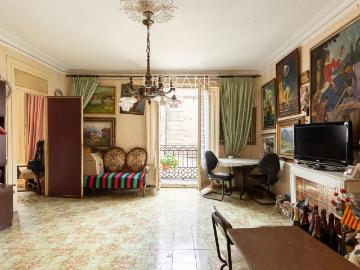 Piso en venta en Barcelona, Gòtic. Gran Oportunidad De Inversión Piso A Reformar En El Corazón Del Barrio Gotic. Pisos.
