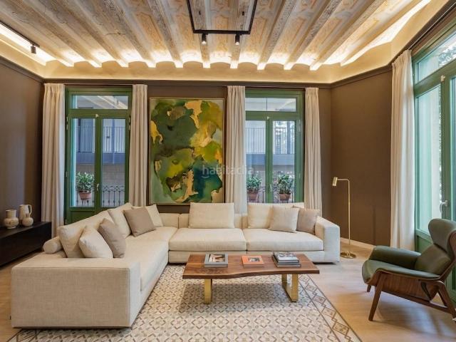 Piso en venta en Barcelona, Gòtic. La Rambla Plaça del Teatre. Pisos.