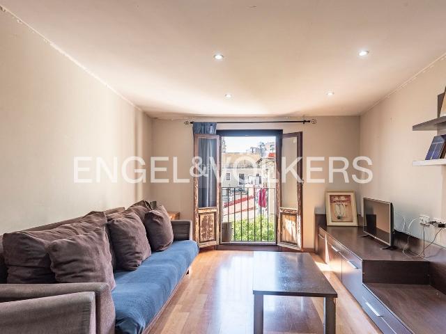 Piso en venta en Barcelona, Gòtic. Luminoso piso con bonita terraza comunitaria. Pisos.