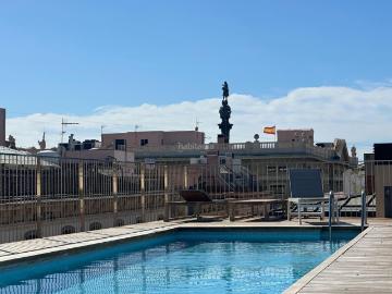 Piso en venta en Barcelona, Gòtic. Lujoso apartamento en el gotico con zona comunitaria piscina. Pisos.