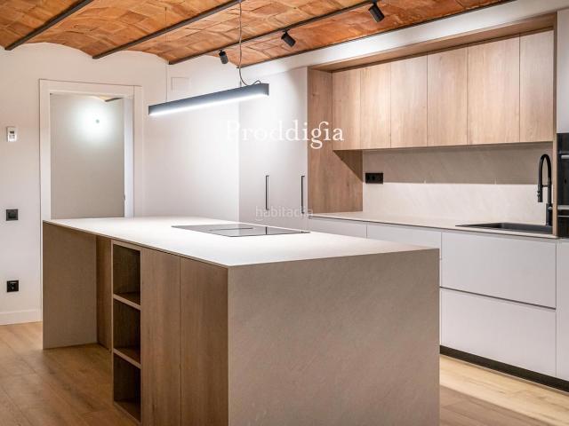 Piso en venta en Barcelona, Gòtic. Oportunidad única en el corazón de Barcelona!. Pisos.