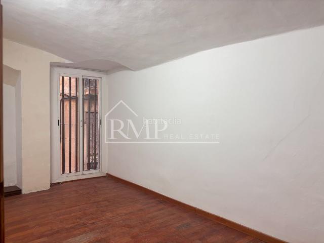 Piso en venta en Barcelona, Gòtic. Piso con carácter para reformar en el Barri Gòtic. Pisos.