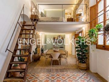 Piso en venta en Barcelona, Gòtic. Piso con encanto y carácter histórico en el Gótico. Pisos.