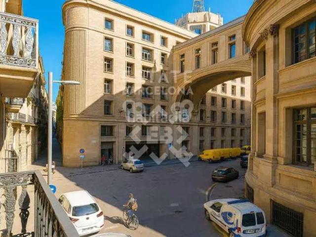 Piso en venta en Barcelona, Gòtic. Piso de alquiler para estudiantes. Pisos.