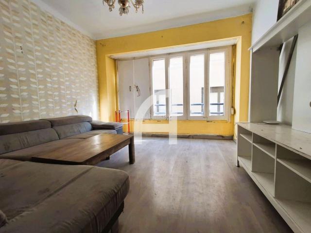 Piso en venta en Barcelona, Gòtic. PISO EN EL CORAZÓN DE CIUTAT VELLA EN FINCA CON ASCENSOR. Pisos.