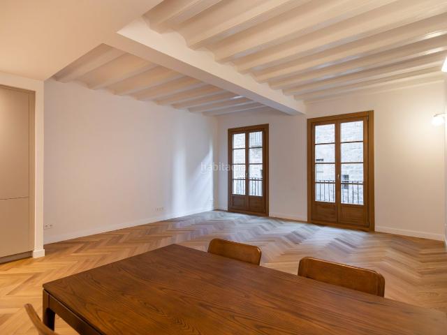 Piso en venta en Barcelona, Gòtic. Piso en venta en el Gòtic con 3 habitaciones y balcón, a estrenar, Barcelona. Pisos.