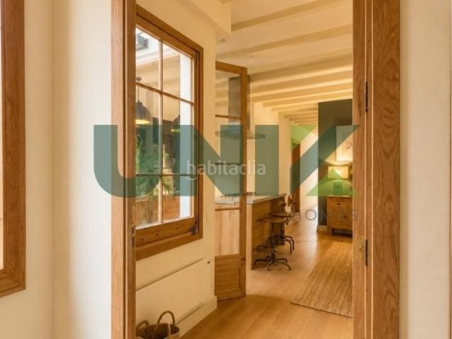 Piso en venta en Barcelona, Gòtic. Piso en Venta reformado y completamente amueblado Calle Avinyó. Pisos.