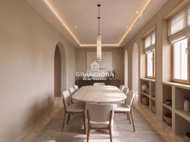 Piso en venta en Barcelona, Gòtic. Piso por reformar al costado de Les Ramblas, perfecto como inversión. Pisos.