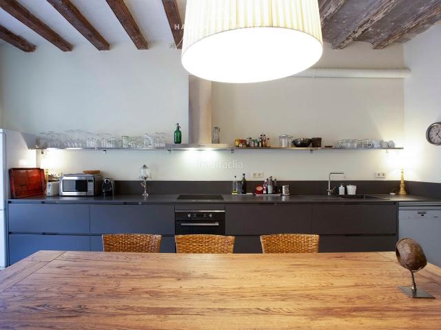 Piso en venta en Barcelona, Gòtic. Piso Señorial Reformado en el Corazón del Gótico. Pisos.