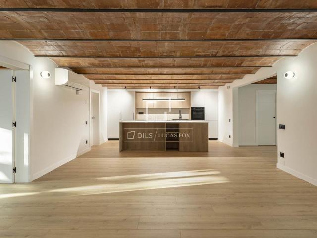 Piso en venta en Barcelona, Gòtic. Piso totalmente reformado de dos dormitorios en venta en el barrio Gótico, Barcelona. Pisos.