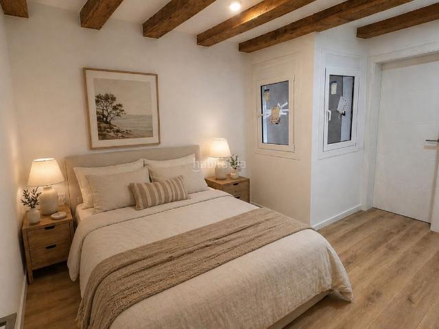 Piso en venta en Barcelona, Gòtic. Precioso y amplio piso reformado de 85m² con 3 habitaciones 2 baños completos en el corazón del barrio Gótico. Pisos.