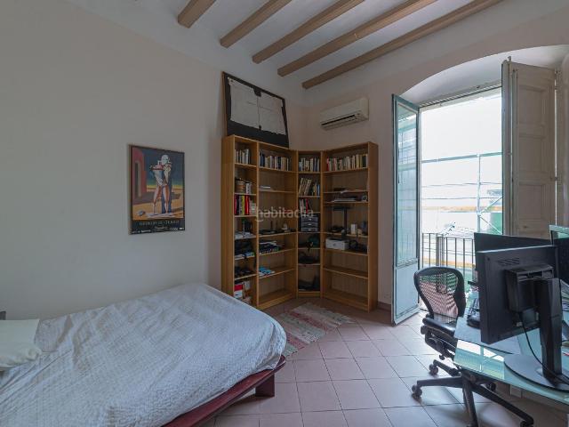 Piso en venta en Barcelona, Gòtic. Rambla de las FloresLiceo. Pisos.