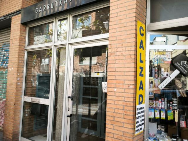 Piso en venta en Barcelona, Guinardó. Vivienda toda exterior con opciones. Pisos.