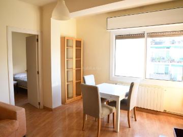 Piso en venta en Barcelona, Guinardó. Exterior, muy luminoso, 5ª planta real, para entrar a vivir, al lado del nuevo Hospital Sant Pau, super bien comunicado. Pisos.
