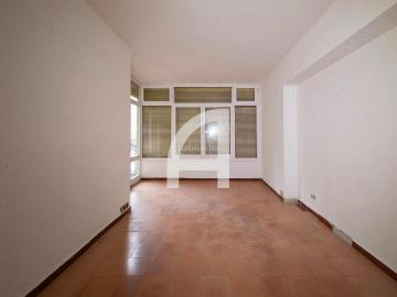 Piso en venta en Barcelona, Guinardó. PISO AMPLIO CON MUCHAS POSIBILIDADES. Pisos.