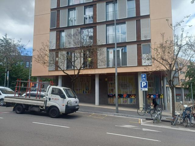 Piso en venta en Barcelona, Guinardó. PISO EN GUINARDO A REFORMAR. Pisos.