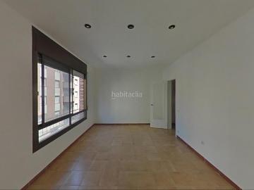 Piso en venta en Barcelona, Guinardó. Piso en venta con inquilino. Pisos.