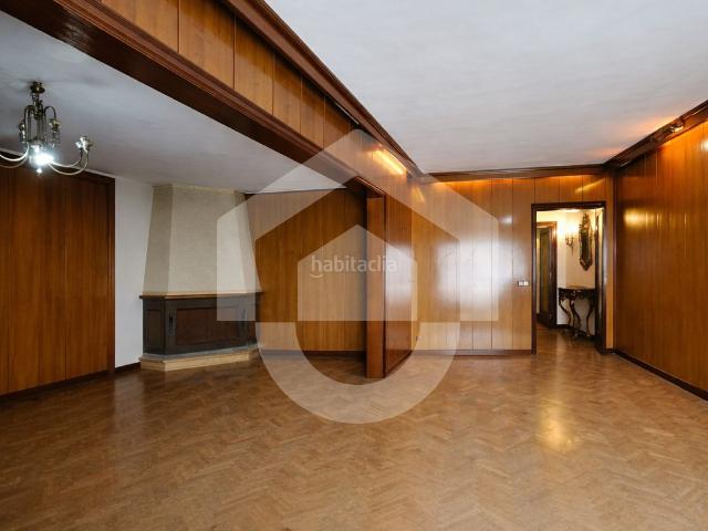 Piso en venta en Barcelona, Guinardó. Piso en venta en Avenida de la Mare de Déu de Montserrat. Pisos.