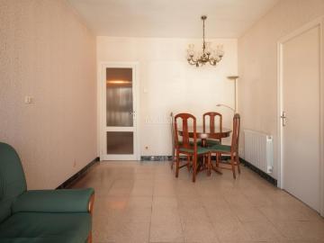 Piso en venta en Barcelona, Guinardó. Piso luminoso en LLuis Sagnier. Pisos.