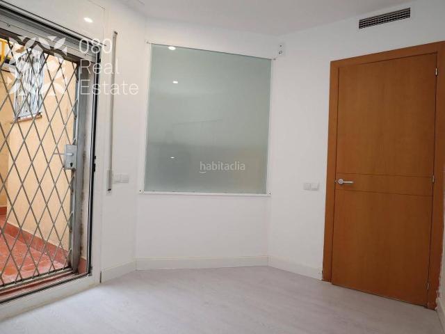 Piso en venta en Barcelona, Guinardó. Piso alquilado para inversión de 90 m2 y 3 habitaciones. Pisos.