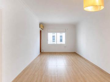 Piso en venta en Barcelona, Guinardó. Pisos.