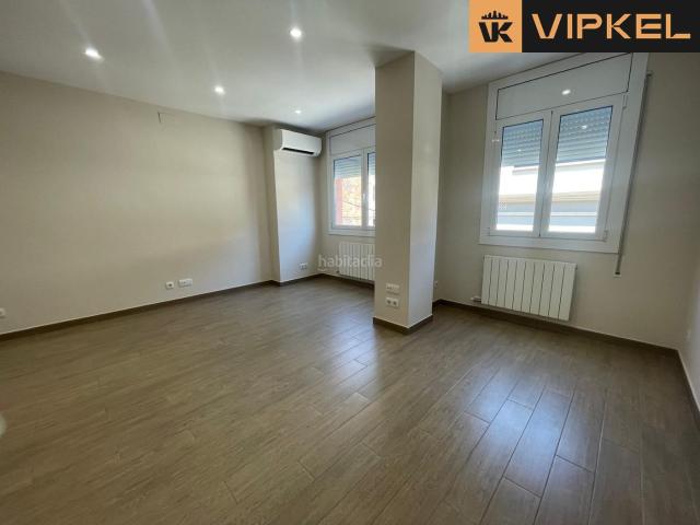 Piso en venta en Barcelona, Horta. Vive en el corazón de Horta con una vivienda totalmente REFORMADA, LUMINOSA y lista para entrar a vivir. Pisos.