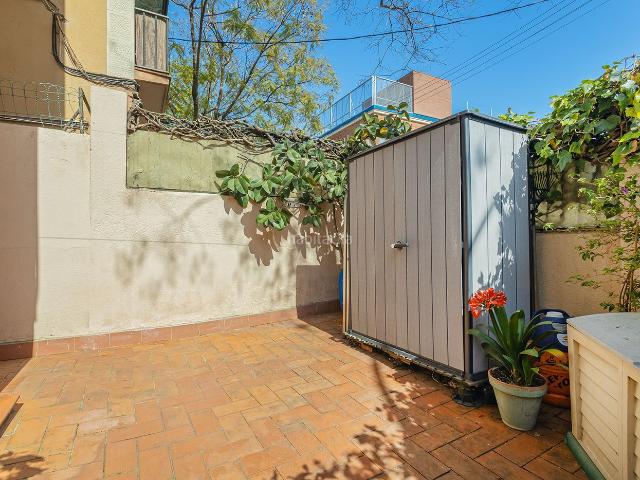 Piso en venta en Barcelona, Horta. ENCANTADOR PISO CON JARDIN PRIVADO. Pisos.