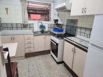 Piso en venta en Barcelona, Horta. HORTA, JUNTO PLAZA EIVISSA, JUNTO METRO, ZONA COMODA Y TRANQUILA PARA VIVIR,CON BALCON EXTERIOR Y GALERIA. Pisos.