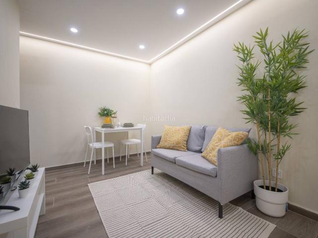 Piso en venta en Barcelona, Horta. Piso en venta reformado a estrenar. Pisos.