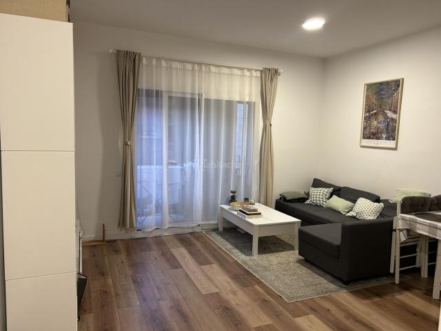 Piso en venta en Barcelona, Horta. Piso reformado bonito en el centro de Horta. Pisos.