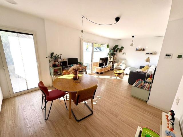 Piso en venta en Barcelona, Horta. PISO + TERRAZA 21 M2 + PARKING + TERRAZA 6 M2 HORTA. Pisos.