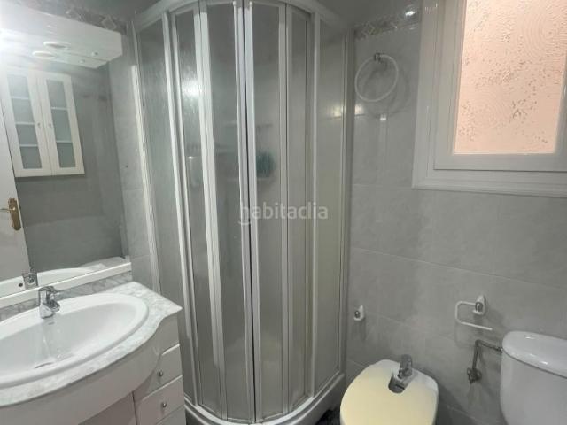 Piso en venta en Barcelona, Horta. Piso todo exterior orientacion Sur. Pisos.