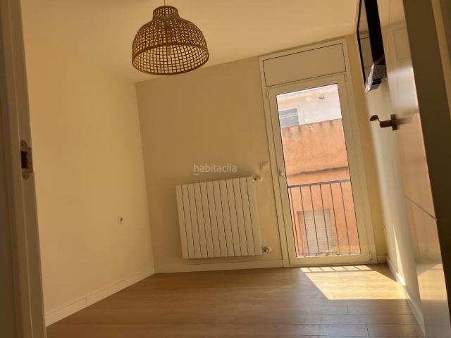 Piso en venta en Barcelona, Horta. Piso 3 habitaciones exterior en Horta. Pisos.