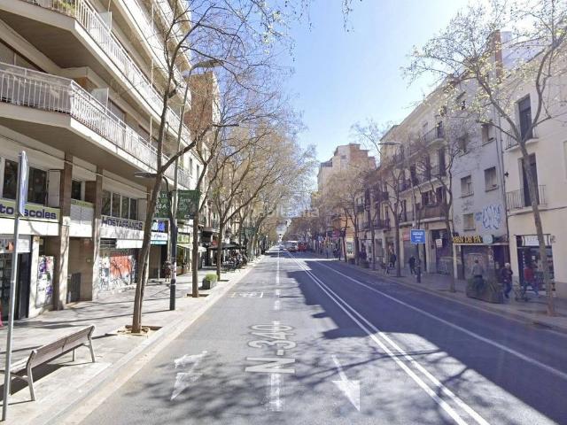 Piso en venta en Barcelona, Hostafrancs. Venta piso en Barcelona. Pisos.