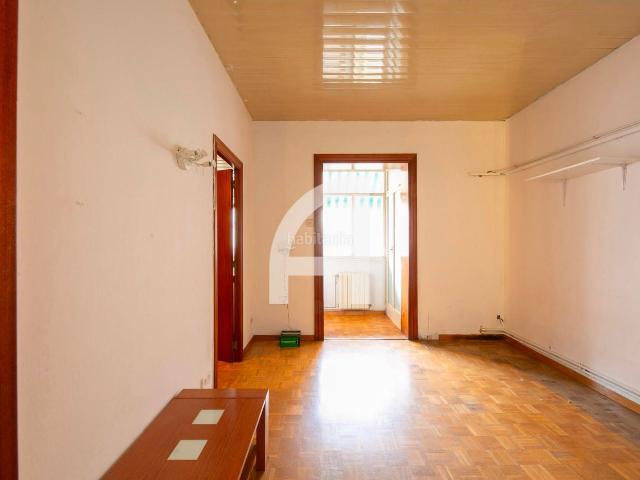 Piso en venta en Barcelona, Hostafrancs. EN FINCA CON ASCENSOR. Pisos.