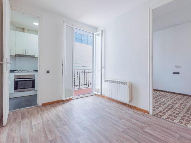 Piso en venta en Barcelona, Hostafrancs. ESTACION DE SANTS 50M2 2 DORMITORIOS BALCON EXTERIOR. Pisos.