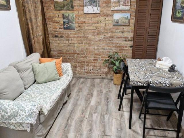 Piso en venta en Barcelona, Hostafrancs. Finca clásica del 1934 totalmente renovada con ascensor y zonas comunitarias. Pisos.