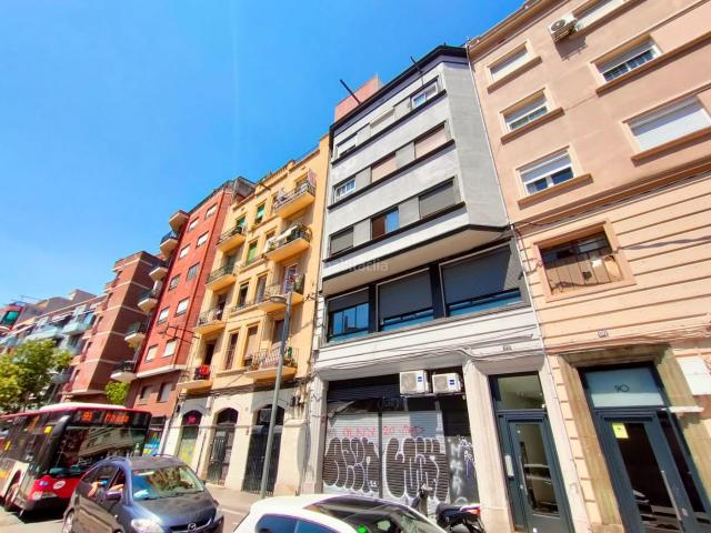 Piso en venta en Barcelona, Hostafrancs. Pisos.