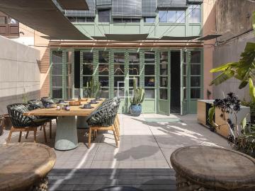 Piso en venta en Barcelona, L´Antiga Esquerra de l´Eixample. Arquitectura modernista, terraza de 60 m y orientación sur en lEsquerra de lEixample. Pisos.