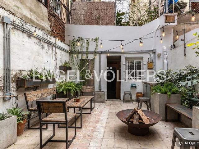 Piso en venta en Barcelona, L´Antiga Esquerra de l´Eixample. Bajo con patio a reformar en Eixample. Pisos.