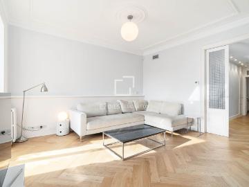 Piso en venta en Barcelona, L´Antiga Esquerra de l´Eixample. Piso en excelentes condiciones de 2 dormitorios en venta en Eixample Izquierdo. Pisos.