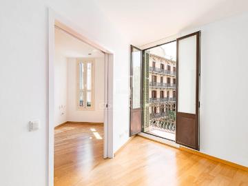 Piso en venta en Barcelona, L´Antiga Esquerra de l´Eixample. Piso muy luminoso con balcón en calle Aribau, Eixample. Pisos.