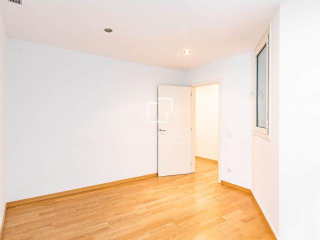 Piso en venta en Barcelona, L´Antiga Esquerra de l´Eixample. Piso muy luminoso con balcón en calle Aribau, Eixample. Pisos.