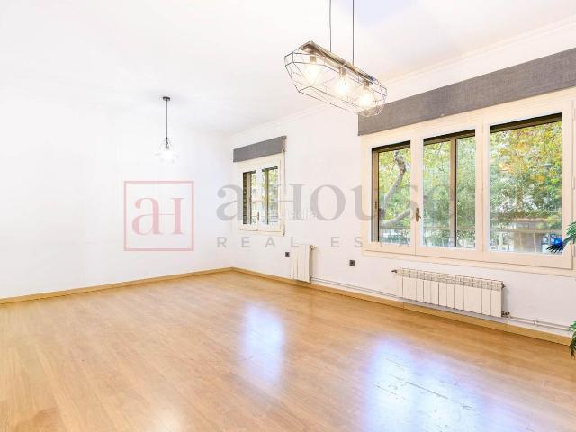Piso en venta en Barcelona, L´Antiga Esquerra de l´Eixample. PISO PARA ENTRAR A VIVIR EN LANTIGA ESQUERRA DE LEIXAMPLE. Pisos.