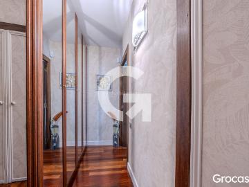 Piso en venta en Barcelona, La Teixonera. Luz, reforma y tranquilidad en una vivienda lista para entrar. Pisos.