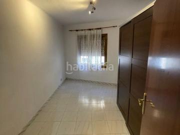 Piso en venta en Barcelona, La Teixonera. PISO EN EL CENTRO DE BARCELONA, CERCA DE TODO, METRO, BUS, SUPERMERCADOS, 3 HABITACIONES DE MATRIMONIO, EXTERIOR. Pisos.