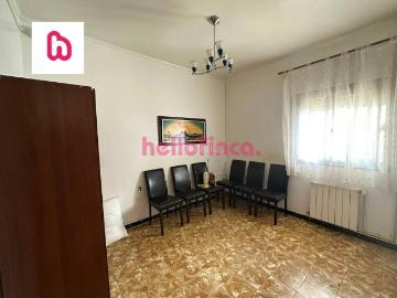 Piso en venta en Barcelona, La Teixonera. Piso exterior con balcón en La Teixonera, Barcelona. Pisos.