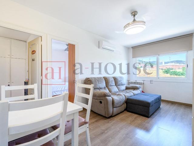 Piso en venta en Barcelona, La Teixonera. PISO LUMINOSO EN HORTA TEIXONERA. Pisos.