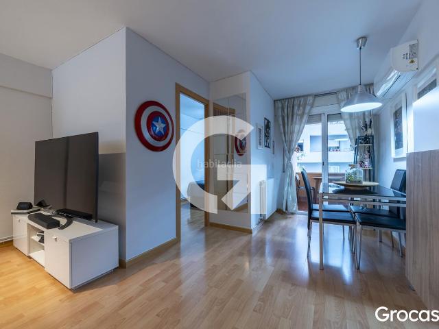 Piso en venta en Barcelona, La Teixonera. Reforma, amplitud y comodidad en una vivienda única. Pisos.